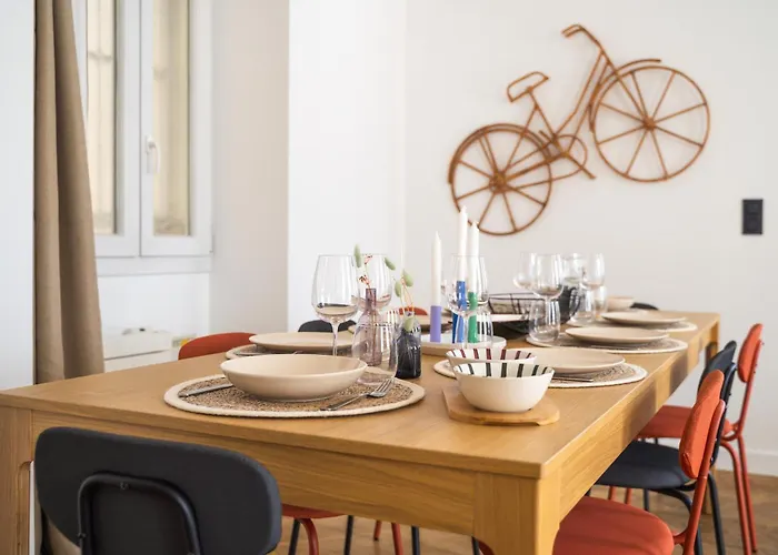 Portemaillot & La Defense 4 Bedroom 10 People