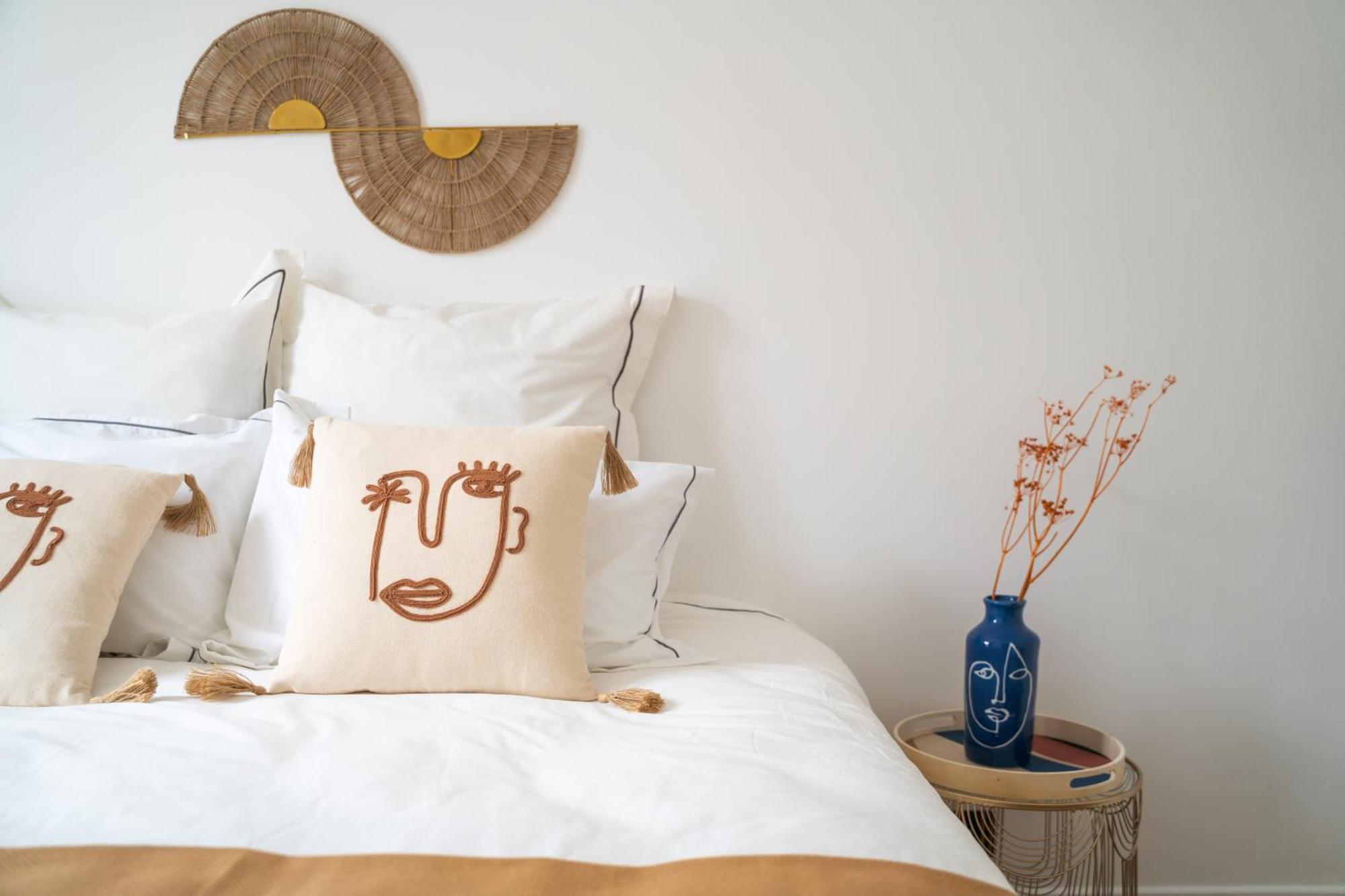 Portemaillot & La Defense 4 Bedroom 10 People Apartment *